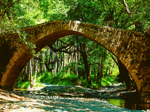 Tzelefos híd Ciprus