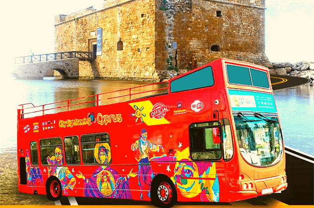 Városnéző busz Páfoszon