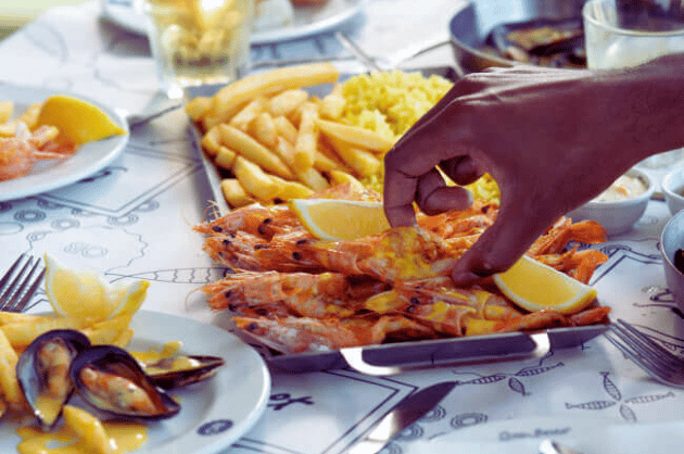 Ocean Basket Páfosz – friss tengeri ételek, garnéla, kagyló és sült hal a kikötői étteremben